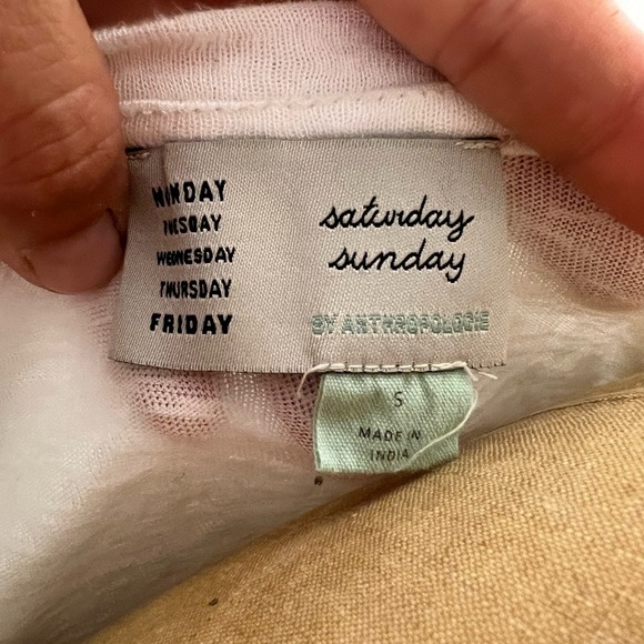 Anthropologie women’s v-neck sleeveless pullover top
Small - Picture 4 of 5